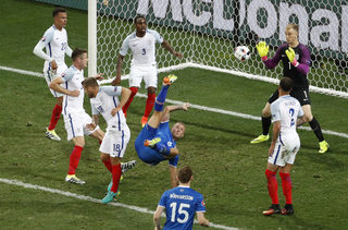 2016-06-27T201643Z_110060203_MT1ACI14460973_RTRMADP_3_SOCCER-EURO-ENG-ICE.JPG