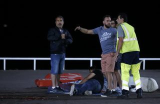 2016-07-14T220959Z_1163465686_LR1EC7E1PKDME_RTRMADP_3_FRANCE-CRASH.JPG