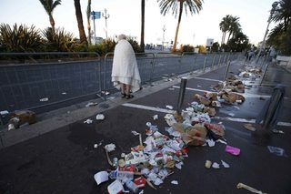 2016-07-15T065148Z_1079137837_LR1EC7F0J21OI_RTRMADP_3_EUROPE-ATTACKS-NICE.JPG