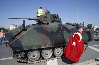 2016-07-16T071404Z_1729127277_LR1EC7G0K35KF_RTRMADP_3_TURKEY-SECURITY.JPG