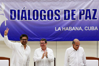 2016-08-25T014637Z_1833809956_S1BETXJRIRAB_RTRMADP_3_COLOMBIA-REBELS.JPG