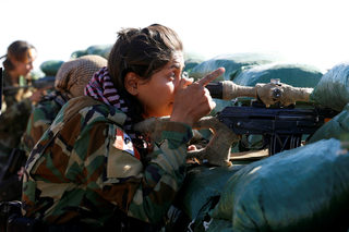 2016-11-03T165607Z_1985069797_S1BEUKSWUXAA_RTRMADP_3_MIDEAST-CRISIS-MOSUL-WOMENFIGHTERS.JPG