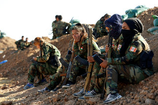 2016-11-03T165732Z_269750490_S1BEUKSWYEAA_RTRMADP_3_MIDEAST-CRISIS-MOSUL-WOMENFIGHTERS.JPG
