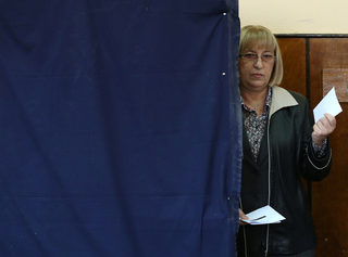 2016-11-06T095226Z_624620961_S1AEULGEQKAC_RTRMADP_3_BULGARIA-ELECTION.JPG