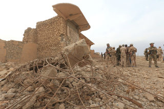2016-11-16T144918Z_1501445463_D1BEUNEJCGAB_RTRMADP_3_MIDEAST-CRISIS-IRAQ-NIMRUD.JPG