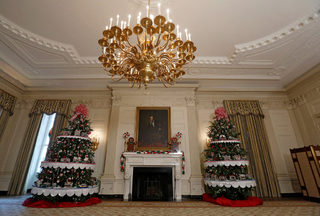 2016-11-29T164858Z_860662862_RC1B4EFED0A0_RTRMADP_3_CHRISTMAS-SEASON-WHITEHOUSE.JPG