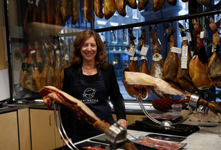 2016-12-06T060640Z_682095491_RC1F7BDC3010_RTRMADP_3_BRITAIN-EU-FOOD-WINE.JPG