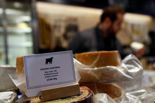 2016-12-06T060703Z_1628497555_RC1628F80800_RTRMADP_3_BRITAIN-EU-FOOD-WINE.JPG