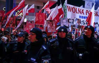 2016-12-13T170001Z_338751356_LR1ECCD1B7Q2D_RTRMADP_3_POLAND-POLITICS-PROTESTS.JPG