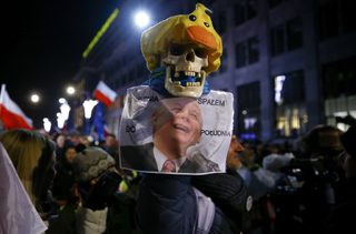 2016-12-13T170702Z_64847618_LR1ECCD1BJF2J_RTRMADP_3_POLAND-POLITICS-PROTESTS.JPG