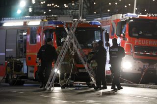 2016-12-19T221902Z_1875032401_LR1ECCJ1PZFK9_RTRMADP_3_GERMANY-TRUCK.JPG