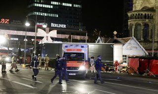 2016-12-19T212634Z_2030937723_LR1ECCJ1NK0IX_RTRMADP_3_GERMANY-TRUCK.JPG