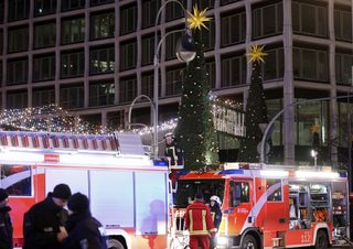2016-12-19T205100Z_1450180718_LR1ECCJ1LWPHL_RTRMADP_3_GERMANY-TRUCK.JPG
