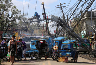 2016-12-27T094035Z_1485779882_RC14E74FCF80_RTRMADP_3_ASIA-STORM-PHILIPPINES - Copy.JPG