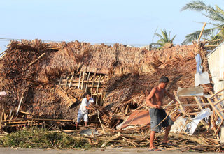 2016-12-27T094400Z_161791325_RC1AA38D0050_RTRMADP_3_ASIA-STORM-PHILIPPINES.JPG