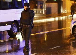 2017-01-01T002105Z_1591440765_LR1ED1100YVS3_RTRMADP_3_TURKEY-ATTACK.JPG