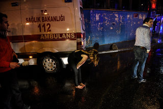 2017-01-01T010440Z_1224466913_RC18CE660AE0_RTRMADP_3_TURKEY-ATTACK.JPG