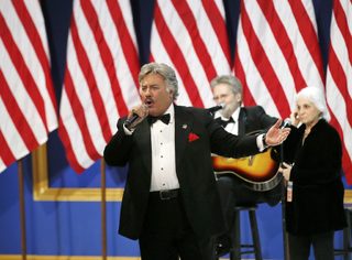 2017-01-21T040230Z_1812316137_HT1ED1L0B7TBW_RTRMADP_3_USA-TRUMP-INAUGURATION.JPG