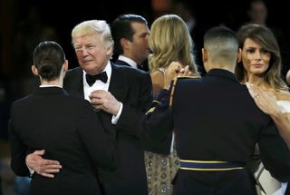 2017-01-21T042711Z_1269519931_HT1ED1L0CCTCO_RTRMADP_3_USA-TRUMP-INAUGURATION-BALLS.JPG