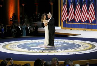 2017-01-21T043222Z_1128667723_HT1ED1L0CLJD0_RTRMADP_3_USA-TRUMP-INAUGURATION-BALLS.JPG