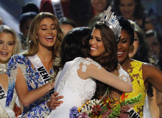 2017-01-30T034219Z_918127123_RC1DB310C9A0_RTRMADP_3_PHILIPPINES-MISSUNIVERSE.JPG