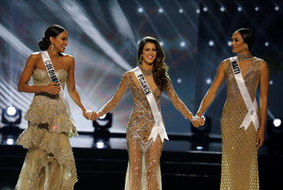 2017-01-30T053034Z_1128676277_RC14AB821A00_RTRMADP_3_PHILIPPINES-MISSUNIVERSE.JPG