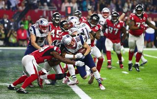 2017-02-06T031755Z_935548317_NOCID_RTRMADP_3_NFL-SUPER-BOWL-LI-NEW-ENGLAND-PATRIOTS-VS-ATLANTA-FALCONS.JPG