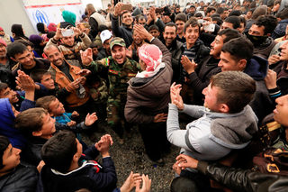 2017-02-16T205120Z_1017604365_RC19C6E38800_RTRMADP_3_MIDEAST-CRISIS-MOSUL-WEDDING.JPG