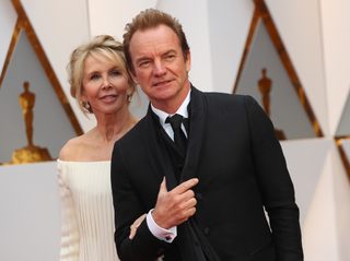 2017-02-27T001633Z_1997000266_HP1ED2R00RKP0_RTRMADP_3_AWARDS-OSCARS.JPG