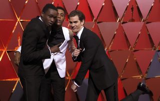 2017-02-27T012148Z_461548668_HP1ED2R03SB4S_RTRMADP_3_AWARDS-OSCARS.JPG