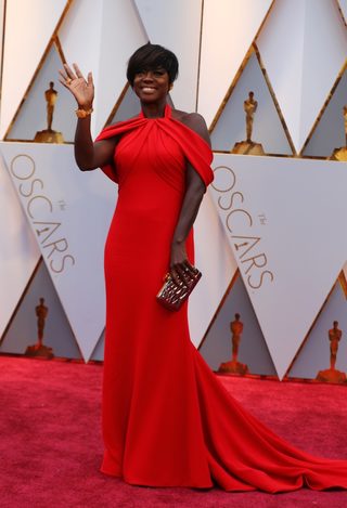 2017-02-27T012432Z_237074380_HP1ED2R03WV5Q_RTRMADP_3_AWARDS-OSCARS.JPG