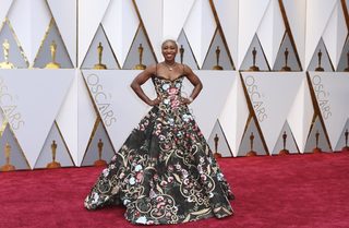 2017-02-27T032628Z_1703274266_HP1ED2R09K3RS_RTRMADP_3_AWARDS-OSCARS.JPG