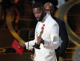 2017-02-27T044300Z_1403835202_HP1ED2R0D3N06_RTRMADP_3_AWARDS-OSCARS.JPG
