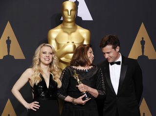 2017-02-27T023410Z_1789601782_HP1ED2R074XJY_RTRMADP_3_AWARDS-OSCARS.JPG