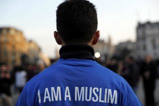 2017-03-23T180006Z_818253352_LR1ED3N1DZUFO_RTRMADP_3_BRITAIN-SECURITY-VIGIL.JPG