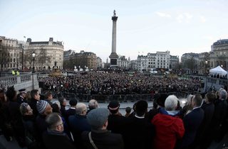 2017-03-23T181742Z_1172609372_LR1ED3N1ET1GE_RTRMADP_3_BRITAIN-SECURITY-VIGIL.JPG