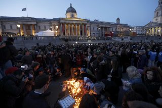 2017-03-23T184215Z_1564735518_LR1ED3N1FXWHU_RTRMADP_3_BRITAIN-SECURITY-VIGIL.JPG