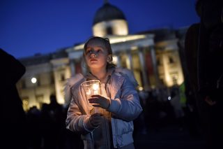 2017-03-23T190508Z_525963237_LR1ED3N1H07IK_RTRMADP_3_BRITAIN-SECURITY-VIGIL.JPG