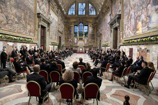 2017-03-24T174129Z_1479323092_RC1895A5C670_RTRMADP_3_EU-SUMMIT-POPE.JPG