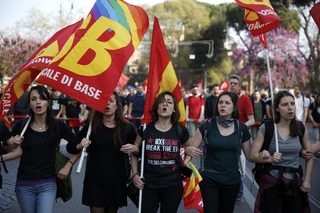 2017-03-25T155957Z_1846443431_LR1ED3P18FMM9_RTRMADP_3_EU-SUMMIT-PROTEST.JPG