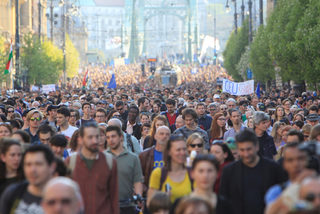 2017-04-02T174134Z_96716335_RC1F4D9C7650_RTRMADP_3_HUNGARY-SOROS-PROTEST.JPG