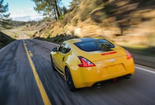 Nissan-370Z_Coupe_Heritage_Edition-2018-1280-0c.jpg