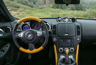 Nissan-370Z_Coupe_Heritage_Edition-2018-1280-0e.jpg