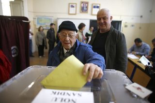 2017-04-16T100518Z_2054399901_UP1ED4G0S0TZ2_RTRMADP_3_TURKEY-REFERENDUM.JPG