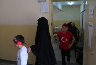 2017-04-16T121329Z_1837170483_UP1ED4G0XYGZM_RTRMADP_3_TURKEY-REFERENDUM.JPG