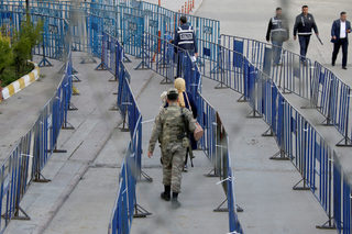 2017-04-16T151844Z_461715025_RC12BAFFC170_RTRMADP_3_TURKEY-REFERENDUM.JPG