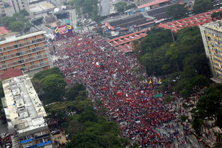 2017-04-20T002956Z_1299691188_RC1ACD80B320_RTRMADP_3_VENEZUELA-POLITICS-PROTESTS.JPG