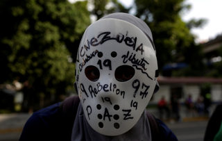 2017-04-25T000658Z_1111730871_RC1186B41B70_RTRMADP_3_VENEZUELA-POLITICS.JPG