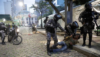 2017-04-28T213707Z_840269315_RC12958BECA0_RTRMADP_3_BRAZIL-POLITICS-PROTESTS.JPG