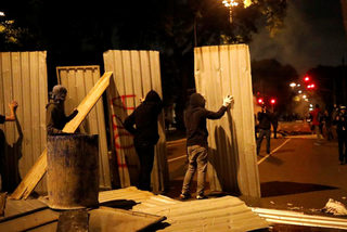 2017-04-29T014330Z_734807544_RC1CB8049FA0_RTRMADP_3_BRAZIL-POLITICS-PROTESTS.JPG